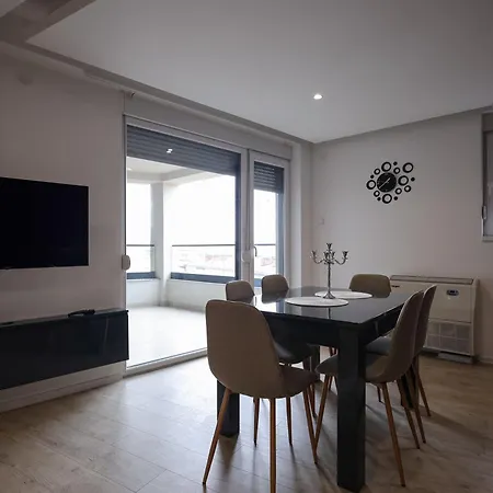 アパート Lepojevic *