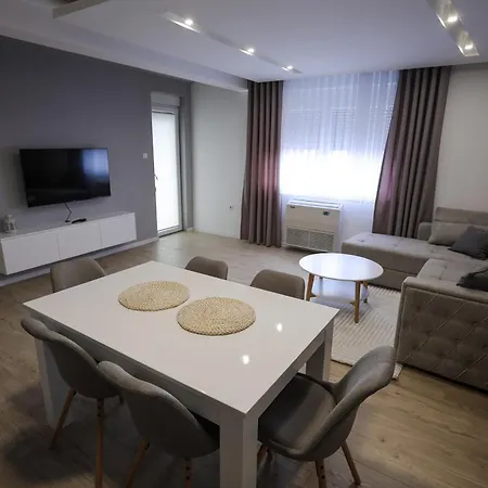 Lepojevic アパート Prokuplje